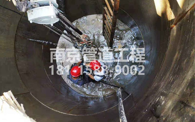 242永宁污水池清理